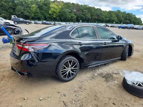 4T1S11AK3PU825587 — 2023 Toyota Camry, фото 3 с аукциона Copart, Передняя часть