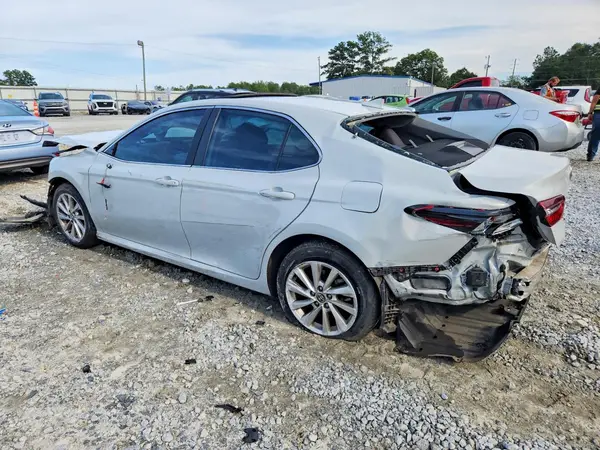 4T1R11AK7PU153712 — 2023 Toyota Camry, фото 2 с аукциона Copart, Передняя часть