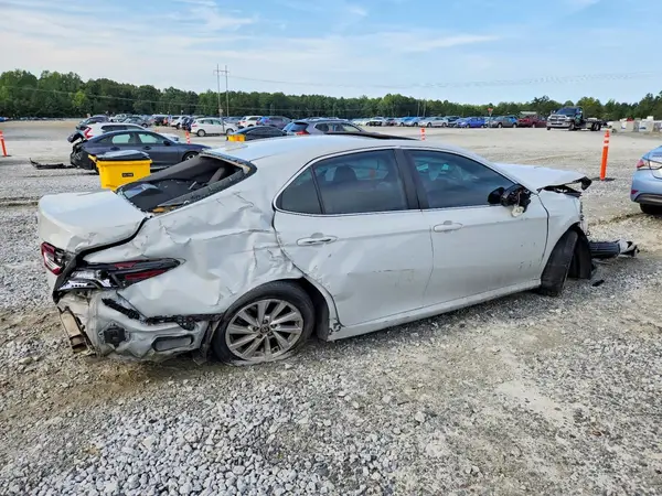 4T1R11AK7PU153712 — 2023 Toyota Camry, фото 3 с аукциона Copart, Передняя часть