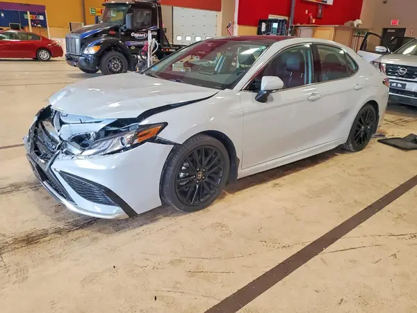 4T1K61BK1PU107343 — 2023 Toyota Camry, Передняя часть (Front End), фото до ремонта