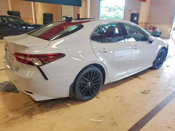 4T1K61BK1PU107343 — 2023 Toyota Camry, фото 3 с аукциона Copart, Передняя часть
