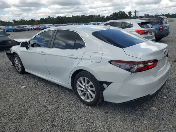 4T1C11AK7PU127679 — 2023 Toyota Camry, фото 2 с аукциона Copart, Передняя часть