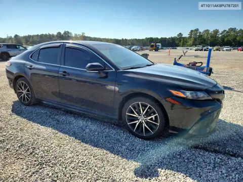 4T1G11AK8PU787201 — 2023 Toyota Camry, фото 4 с аукциона Copart, Передняя часть