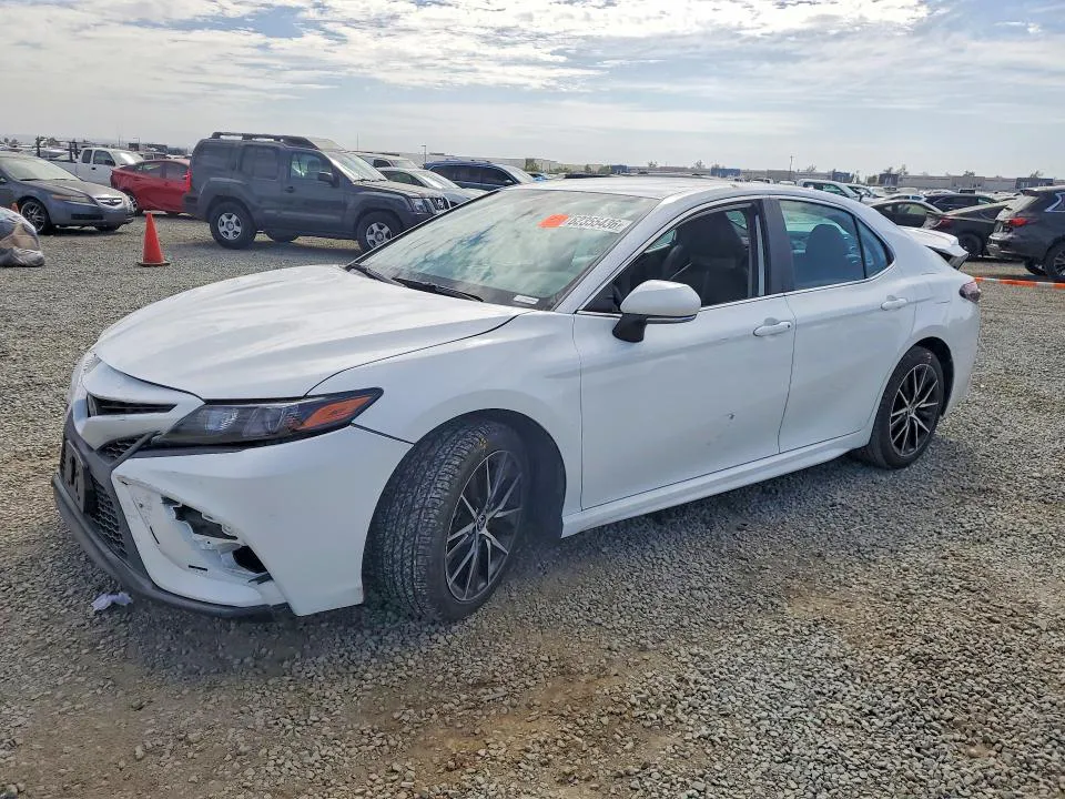 2024 Toyota Camry VIN 4T1G11AKXRU860037 фото 1
