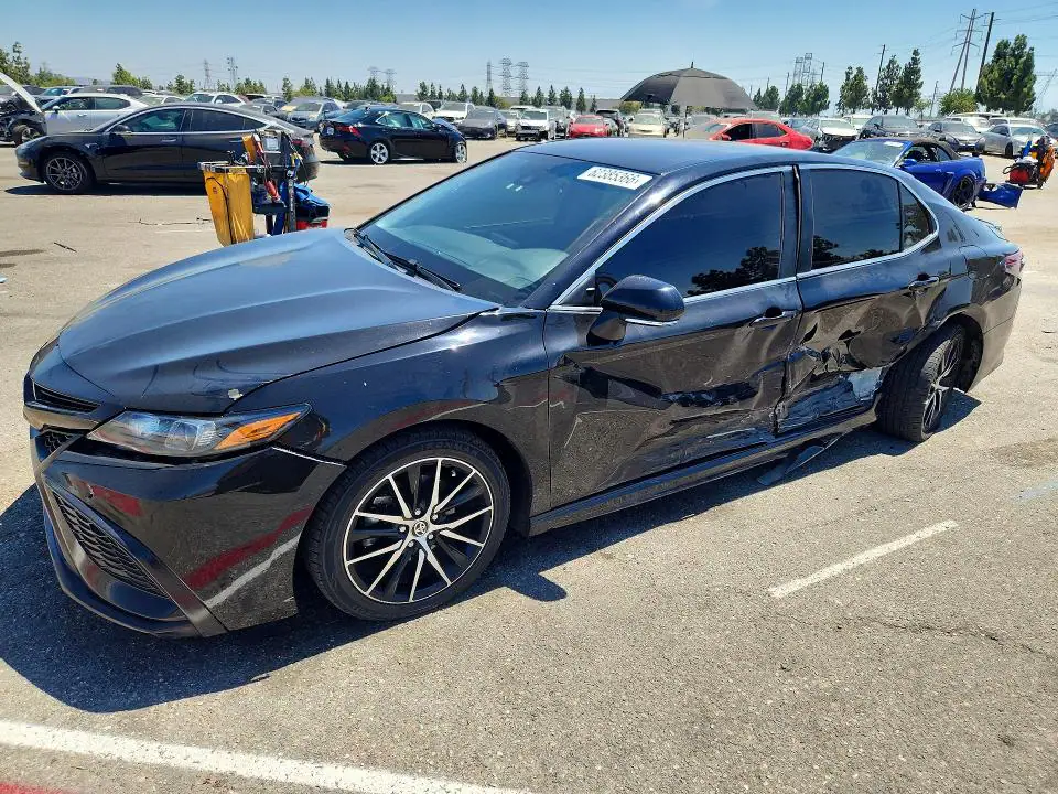 4T1G11AK2RU232845 Toyota Camry 2024 — повреждение Боковая часть, фото до ремонта