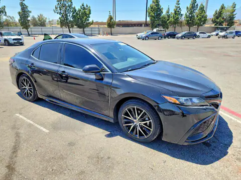 4T1G11AK2RU232845 — 2024 Toyota Camry, фото 4 с аукциона Copart 13.10.2026, Боковая часть