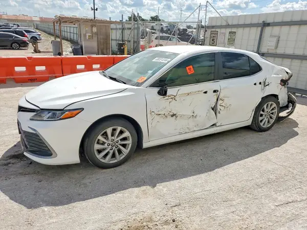 4T1C11AKXRU879069 — 2024 Toyota Camry, Повреждения со всех сторон (All Over), фото до ремонта