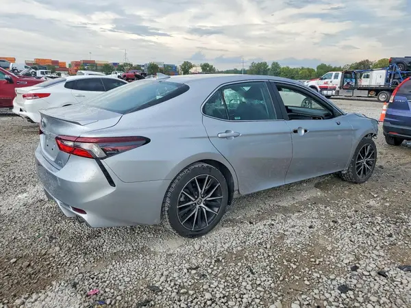 4T1G11AKXRU901248 — 2024 Toyota Camry, фото 3 с аукциона Copart, Передняя часть