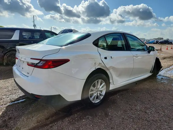 4T1DAACK4SU117377 — 2025 Toyota Camry, фото 3 с аукциона Copart 28.09.2026, Передняя часть