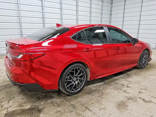 4T1DAACKXSU110935 — 2025 Toyota Camry, фото 3 с аукциона Copart 01.10.2026, Мелкие вмятины и царапины
