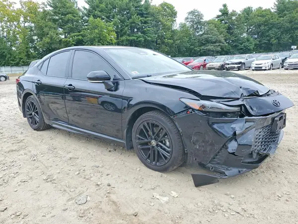 4T1DBADK3SU538132 — 2025 Toyota Camry, фото 4 с аукциона Copart 08.10.2026, Передняя часть