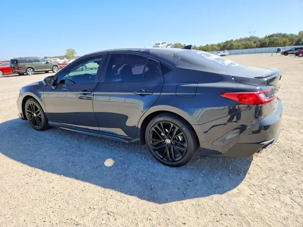 4T1DAACKXSU118954 — 2025 Toyota Camry, фото 2 с аукциона Copart, Боковая часть