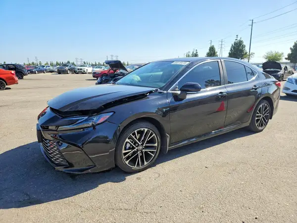 4T1DAACKXSU108487 — 2025 Toyota Camry, Передняя часть (Front End), фото до ремонта