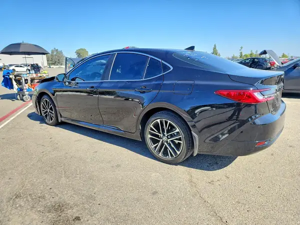 4T1DAACKXSU108487 — 2025 Toyota Camry, фото 2 с аукциона Copart, Передняя часть