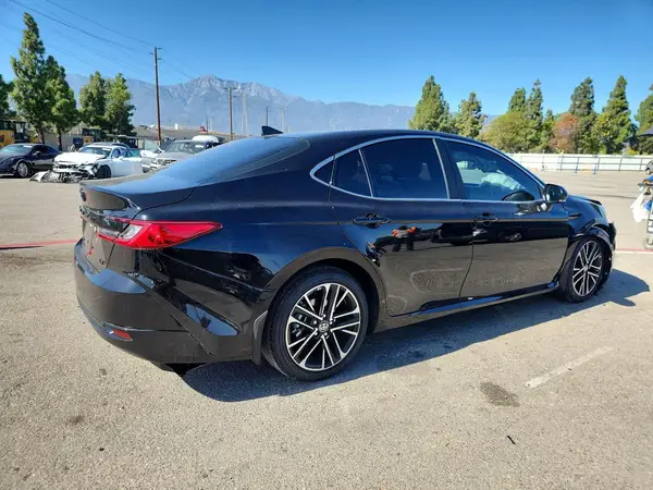 4T1DAACKXSU108487 — 2025 Toyota Camry, фото 3 с аукциона Copart, Передняя часть
