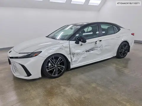4T1DAACK1SU110371 — 2025 Toyota Camry, Сторона, фото до ремонта