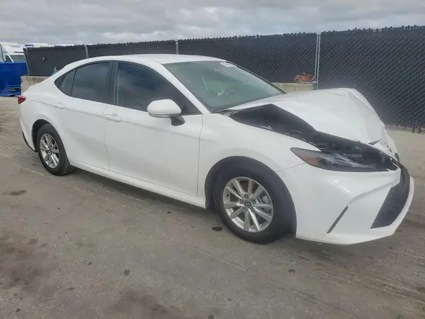 4T1DAACK9SU044202 — 2025 Toyota Camry, фото 4 с аукциона Copart, Передняя часть
