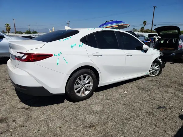 4T1DAACK9SU147068 — 2025 Toyota Camry, фото 3 с аукциона Copart, Передняя часть