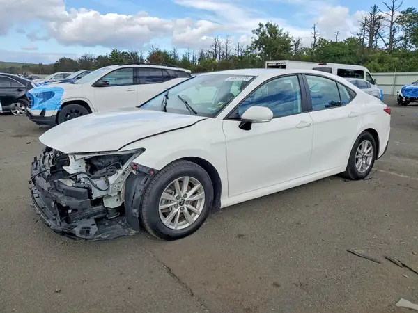 4T1DAACK0SU013338 — 2025 Toyota Camry, Передняя часть (Front End), фото до ремонта