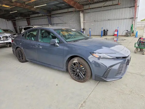 4T1DAACKXSU579491 — 2025 Toyota Camry, фото 4 с аукциона Copart, Задняя часть