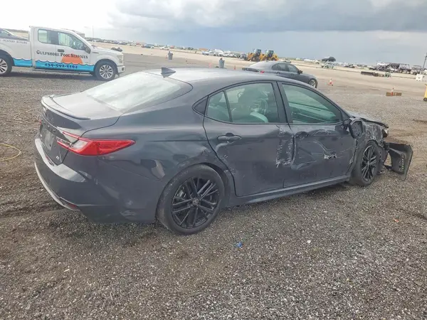 4T1DAACK8SU100386 — 2025 Toyota Camry, фото 3 с аукциона Copart, Передняя часть