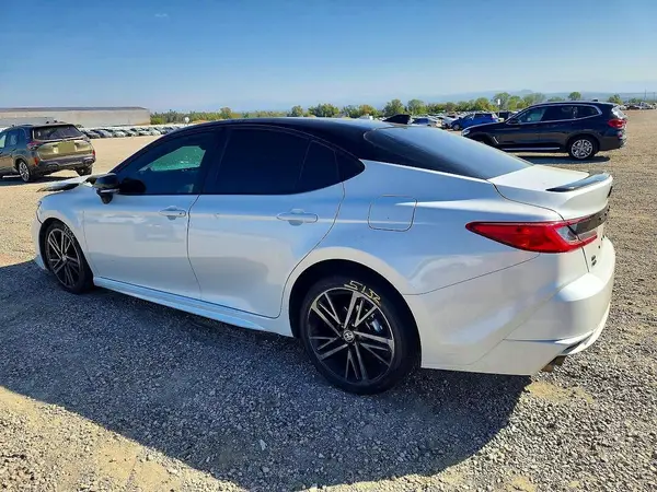 4T1DBADK6SU020466 — 2025 Toyota Camry, фото 2 с аукциона Copart, Передняя часть