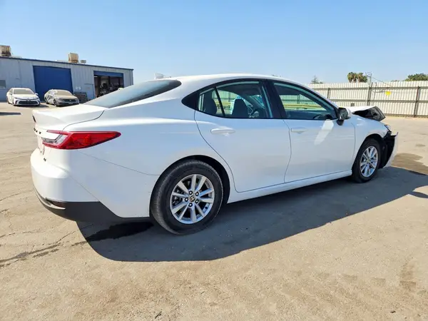 4T1DAACK4SU153800 — 2025 Toyota Camry, фото 3 с аукциона Copart, Передняя часть