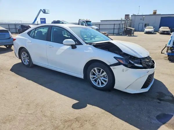 4T1DAACK4SU153800 — 2025 Toyota Camry, фото 4 с аукциона Copart, Передняя часть