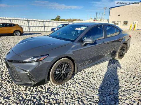 4T1DBADK1SU530188 — 2025 Toyota Camry, Передняя часть, фото до ремонта