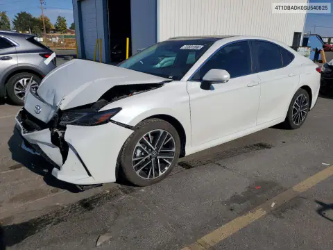 4T1DBADK0SU540825 — 2025 Toyota Camry, Передняя часть, фото до ремонта
