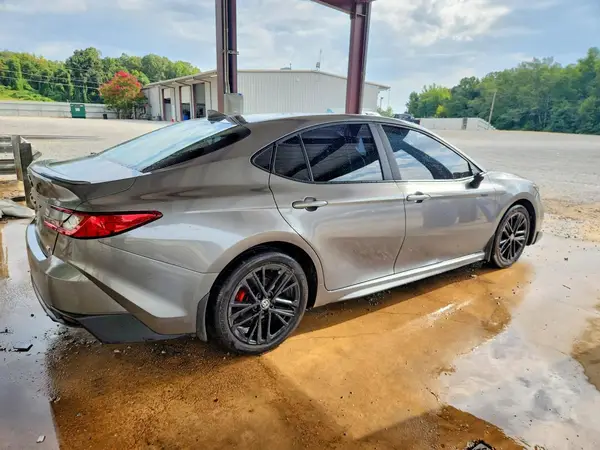 4T1DAACK1TU689508 — 2026 Toyota Camry, фото 3 с аукциона Copart 29.09.2026, Боковая часть