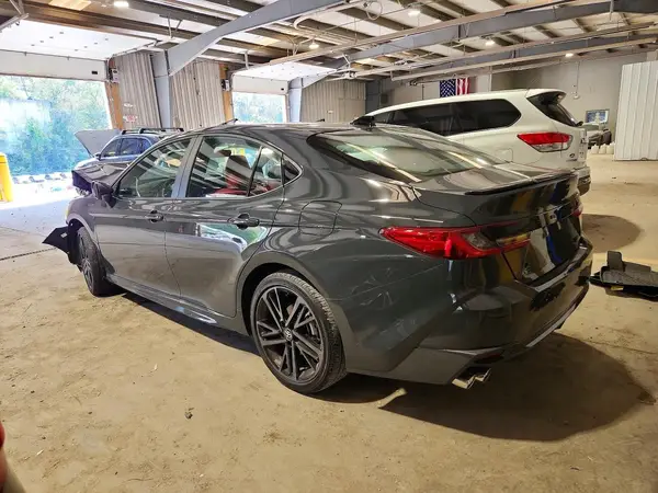 4T1DBADKXTU566642 — 2026 Toyota Camry, фото 2 с аукциона Copart, Передняя часть