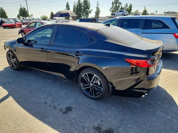 4T1DAACK4TU705250 — 2026 Toyota Camry, фото 2 с аукциона Copart, Передняя часть