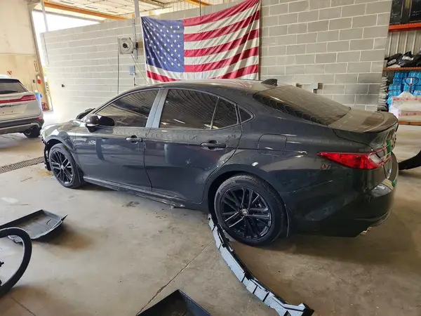 4T1DBADK3TU549780 — 2026 Toyota Camry, фото 2 с аукциона Copart, Передняя часть