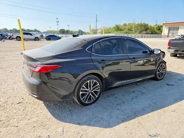 4T1DBADK5TU556892 — 2026 Toyota Camry, фото 3 с аукциона Copart, Передняя часть