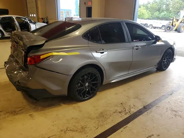 4T1DBADK5TU050527 — 2026 Toyota Camry, фото 3 с аукциона Copart, Задняя часть