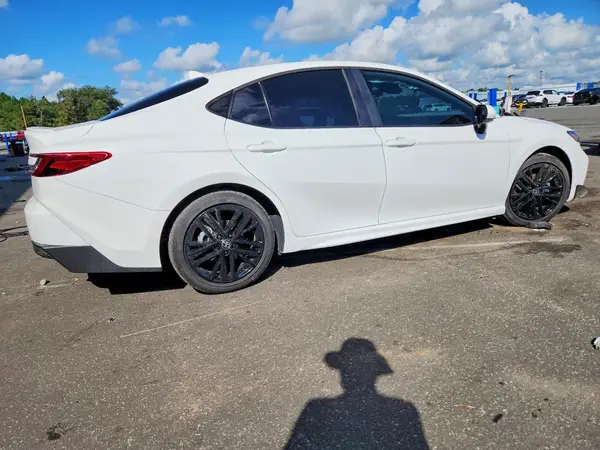 4T1DAACK4TU340892 — 2026 Toyota Camry, фото 3 с аукциона Copart, Боковая часть