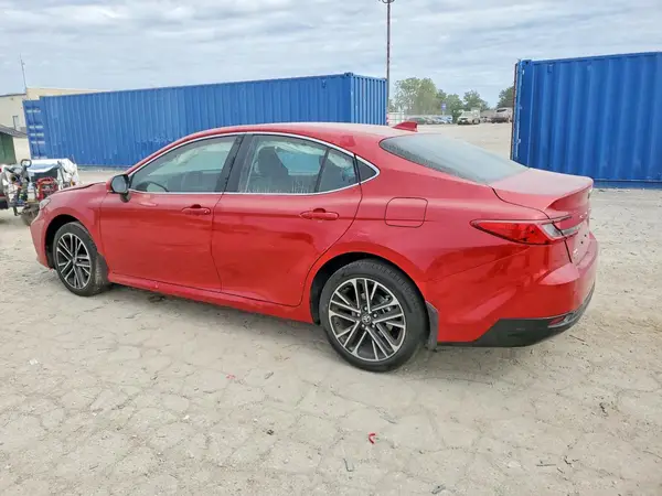 4T1DBADKXTU070823 — 2026 Toyota Camry, фото 2 с аукциона Copart, Передняя часть