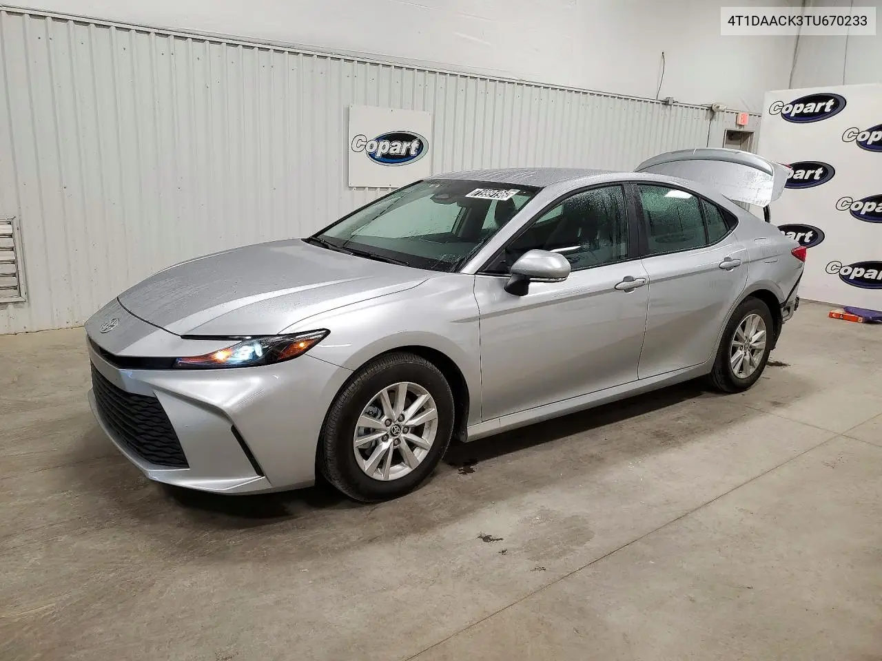 2026 Toyota Camry Le VIN 4T1DAACK3TU670233 фото 1