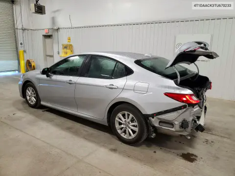 2026 Toyota Camry Le VIN 4T1DAACK3TU670233 фото 2