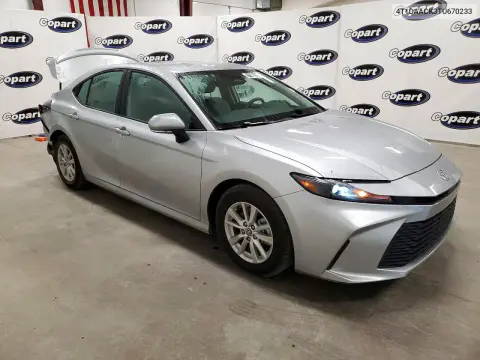 2026 Toyota Camry Le VIN 4T1DAACK3TU670233 фото 4