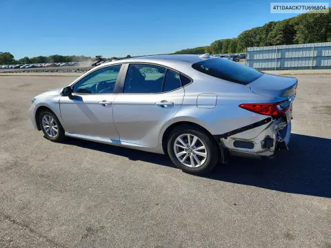 2026 Toyota Camry Le VIN 4T1DAACK7TU696804 фото 2