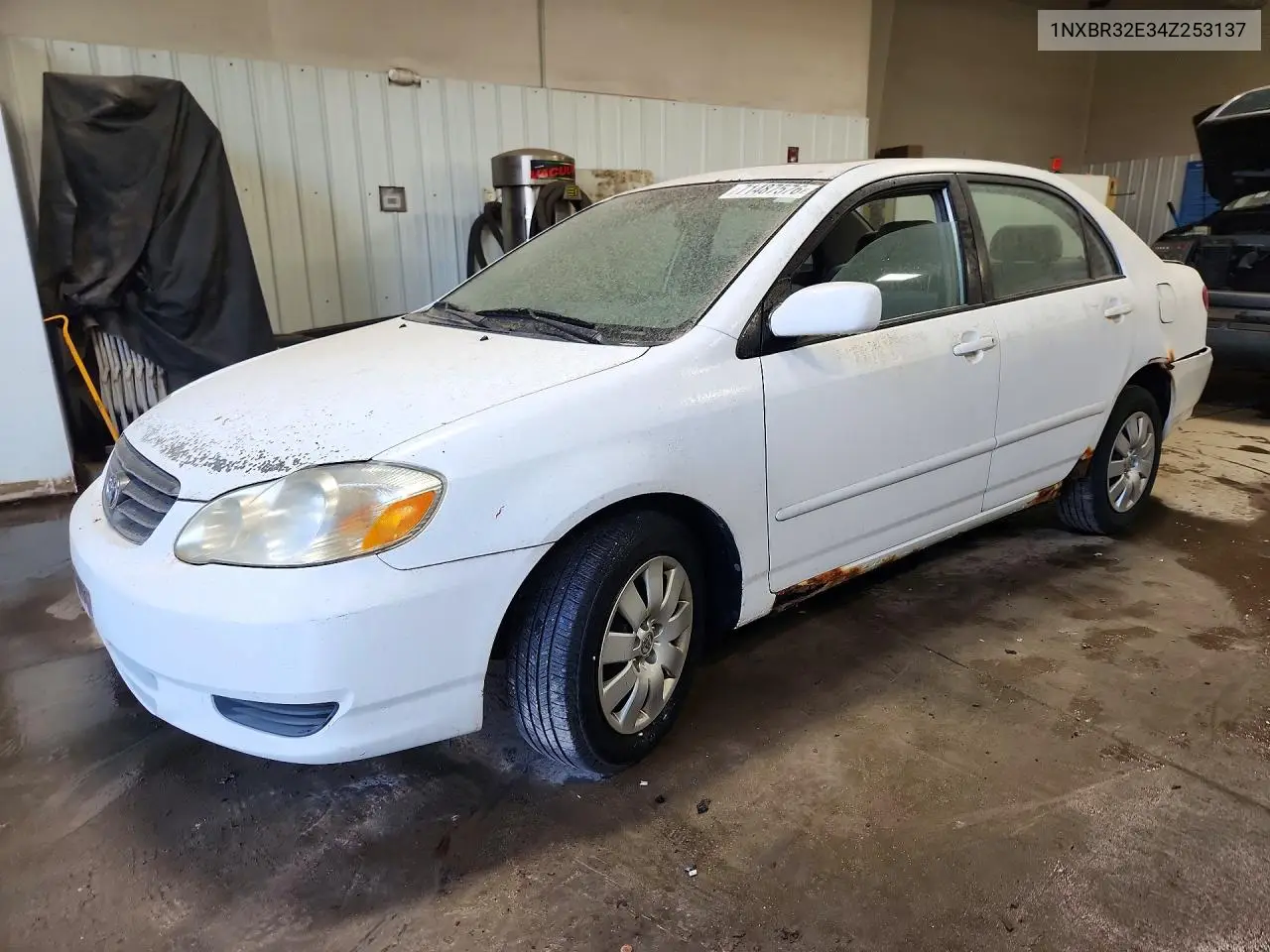 2004 Toyota Corolla Le VIN 1NXBR32E34Z253137 фото 1