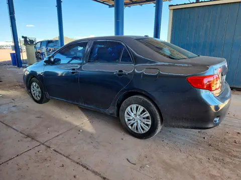 2010 Toyota Corolla Le VIN 1NXBU4EE6AZ239390 фото 2