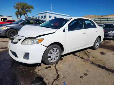 2T1BU4EEXBC657079 — 2011 Toyota Corolla, Передняя часть, фото до ремонта