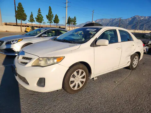5YFBU4EE1DP100077 — 2013 Toyota Corolla, Сторона, фото до ремонта