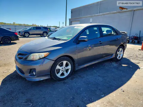 2T1BU4EE7DC977821 — 2013 Toyota Corolla, Задняя часть, фото до ремонта