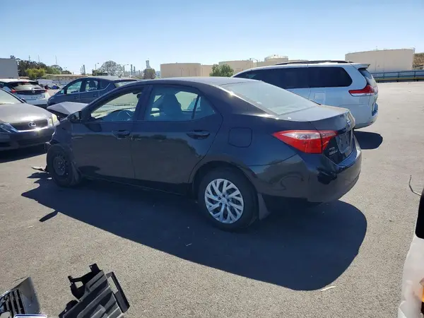 2T1BURHE6HC840576 — 2017 Toyota Corolla, фото 2 с аукциона Copart 30.09.2026, Передняя часть