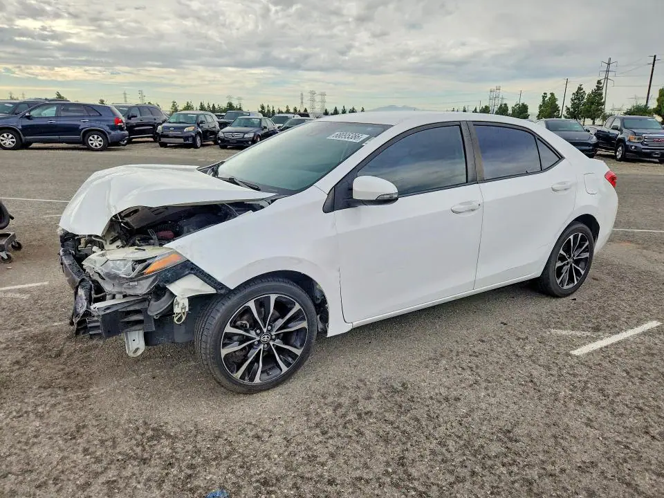 2T1BURHE4HC843783 Toyota Corolla 2017 — повреждение Передняя часть, фото до ремонта