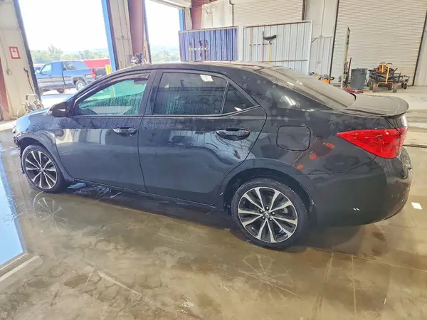 5YFBURHE7HP653265 — 2017 Toyota Corolla, фото 2 с аукциона Copart, Передняя часть